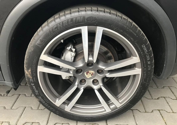 Porsche Cayenne cena 111111 przebieg: 152000, rok produkcji 2011 z Katowice małe 742